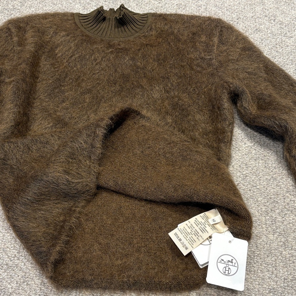 NWT Hermes Luxurious silk, wool and mohair Crew Neck Sweater-Hermes box!